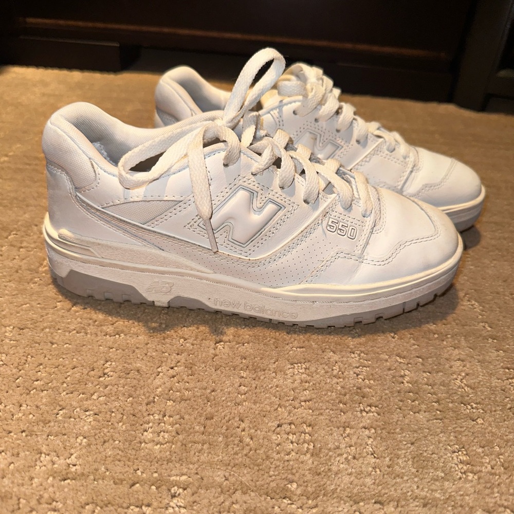 NEW BALANCE 550 WHITE GREY SIZE 6